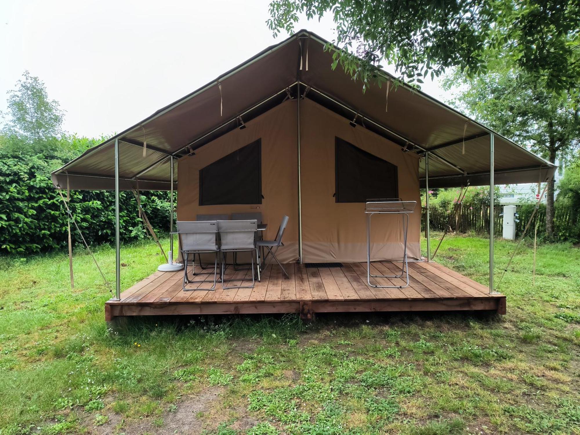 Camping Onlycamp Du Moulin Клисон Екстериор снимка